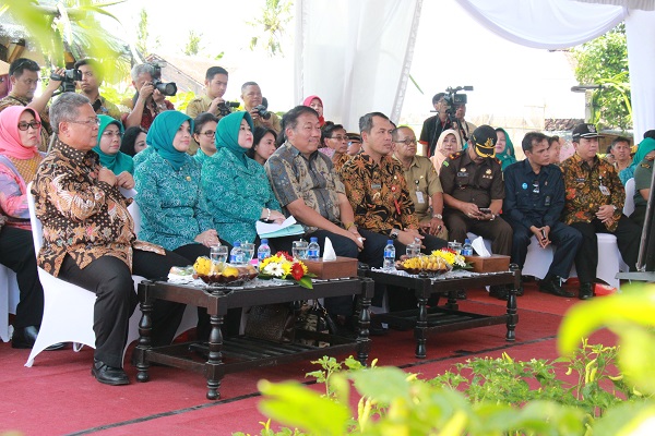 Bupati Wonogiri Joko Sutopo Beserta Ketua Tim Penggerak PKK Kabupaten Wonogiri Menerima Kunjungan Kementrian Pertanian