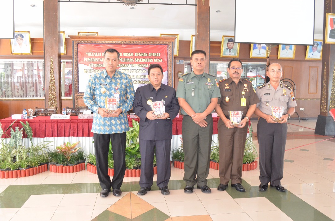 MEMBANGUN SINERGITAS MELALUI KOMSOS