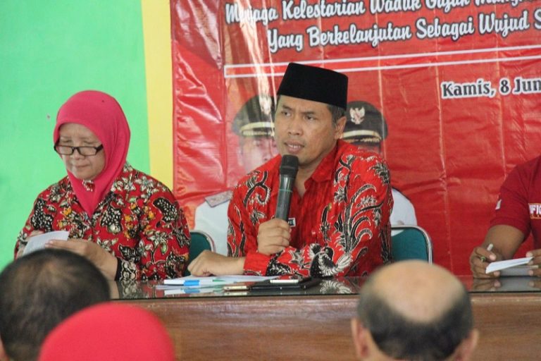BUPATI WONOGIRI BERI KESEMPATAN SATU MINGGU NELAYAN BERSIHKAN BRANJANG