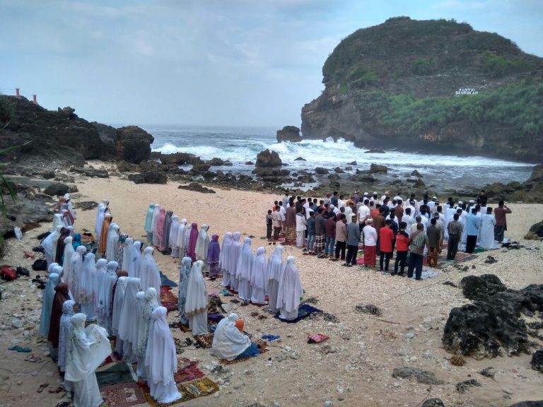 shalat idul adha di paranggupito