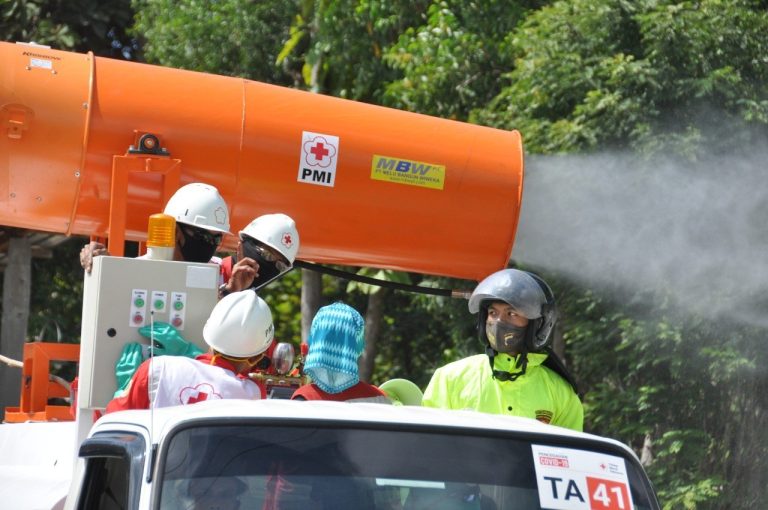 penyemprotan disinfektan